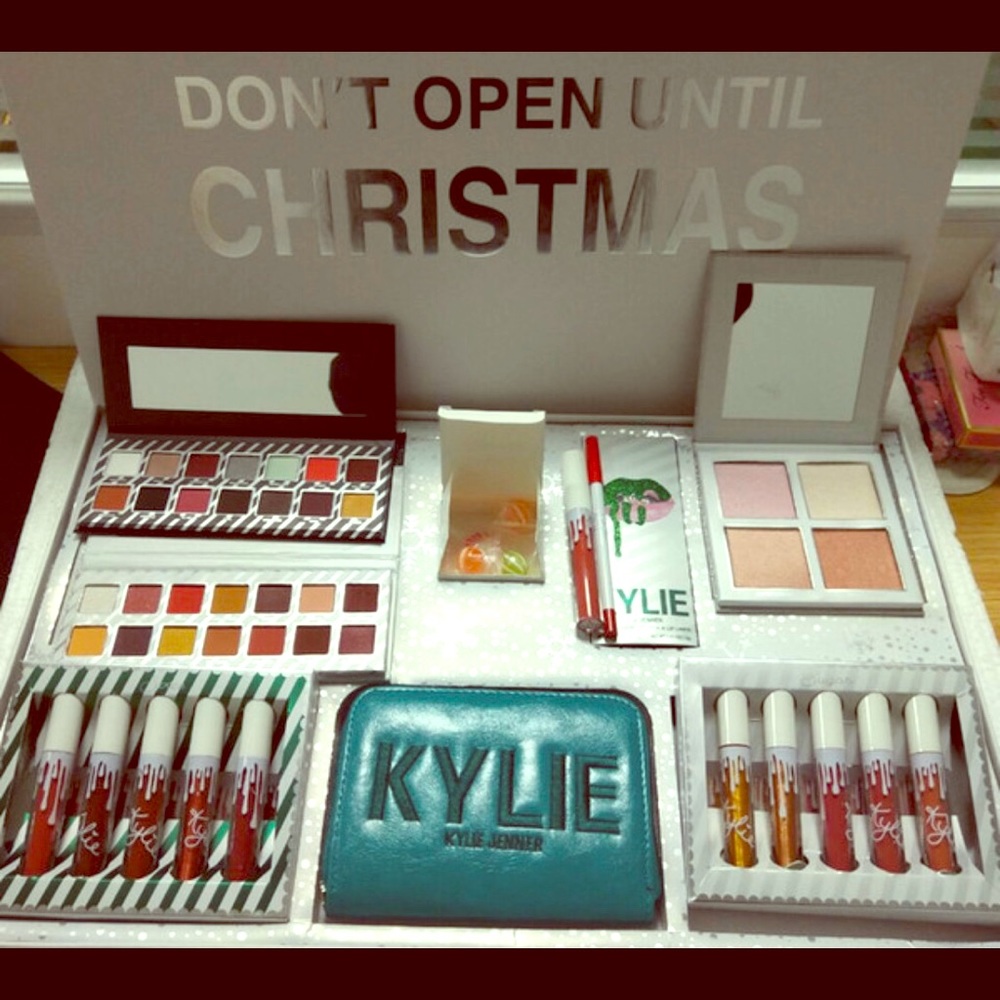 Kylie Holiday Kit